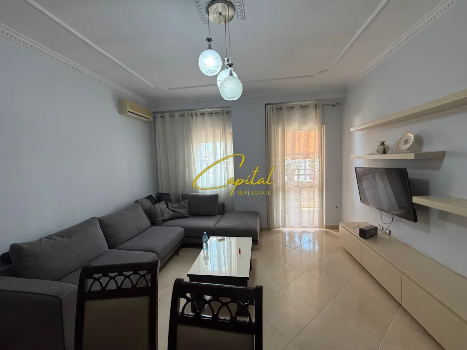 Tirane, jepet me qera apartament 2+1 Kati 7, 75 m² 500 € (5 MAJI)