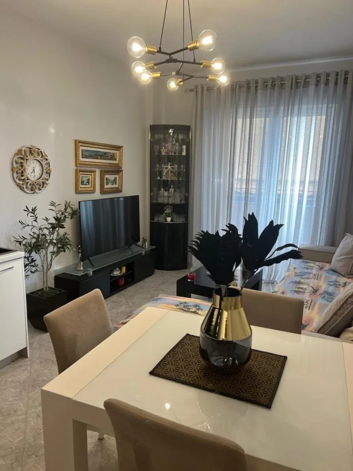 Tirane, jepet me qera apartament 2+1 Kati 7, 75 m² 550 € (Ish Parku I Autobusave)
