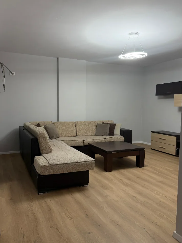 Tirane, jepet me qera apartament 2+1 Kati 7, 80 m² 550 € (Dritan hoxha)
