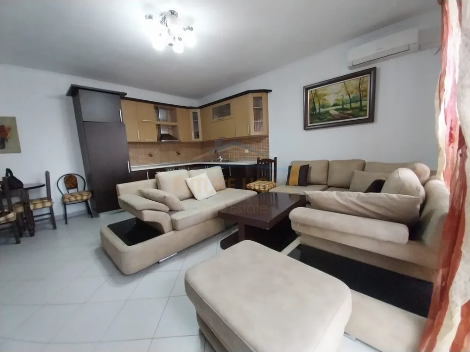 Tirane, jepet me qera apartament 2+1 Kati 7, 85 m² 449 € (Yzberisht)