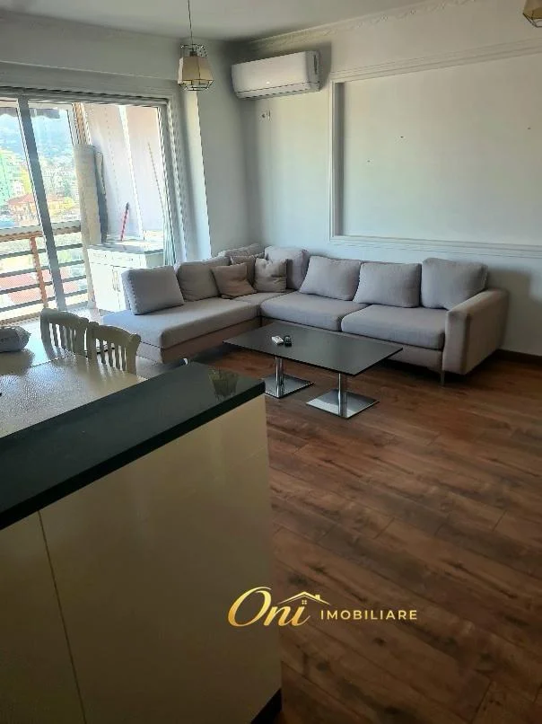 Tirane, jepet me qera apartament 2+1 Kati 7, 90 m² 600 € (SKENDER SHTYLLA)