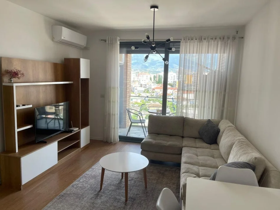 Tirane, jepet me qera apartament 2+1 Kati 7, 90 m² 700 € (Don Bosko)