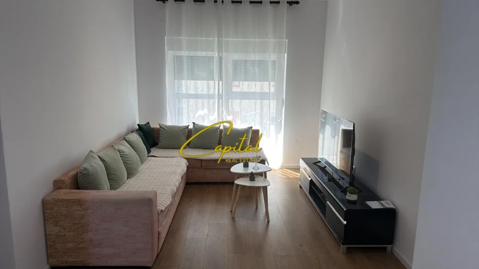 Tirane, jepet me qera apartament 2+1 Kati 7, 96 m² 500 € (ALI DEMI)