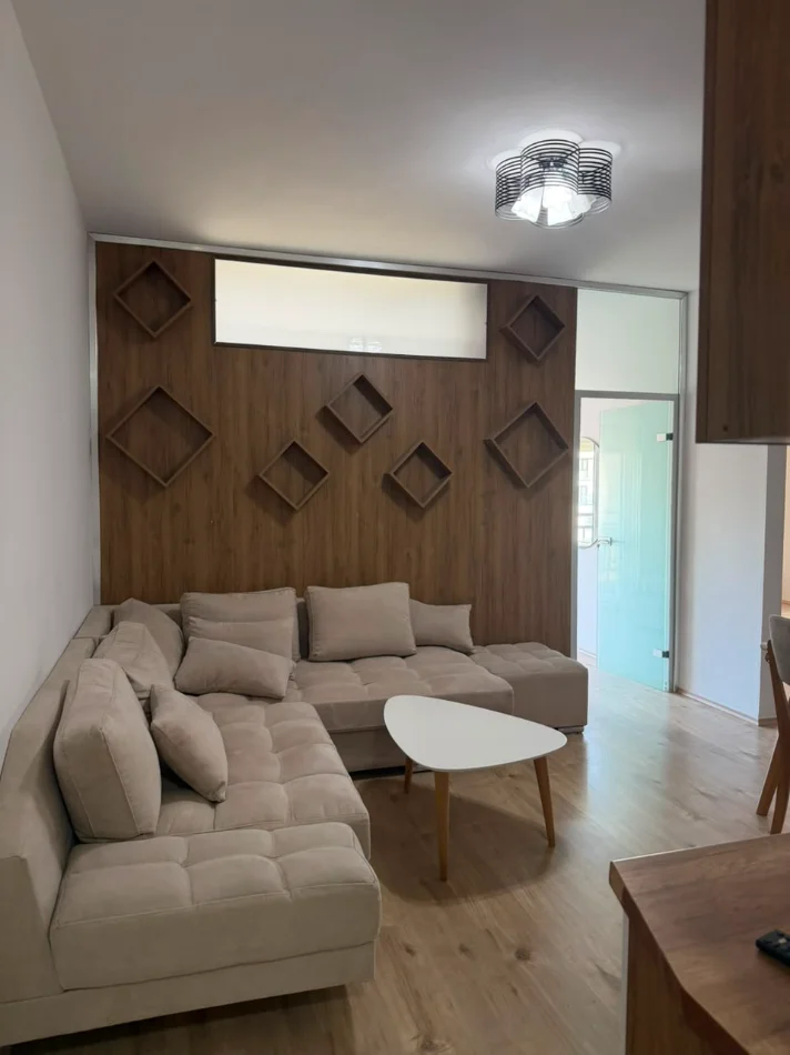 Tirane, jepet me qera apartament 2+1 Kati 8, 100 m² 650 € (Ish Fusha e Aviacionit)