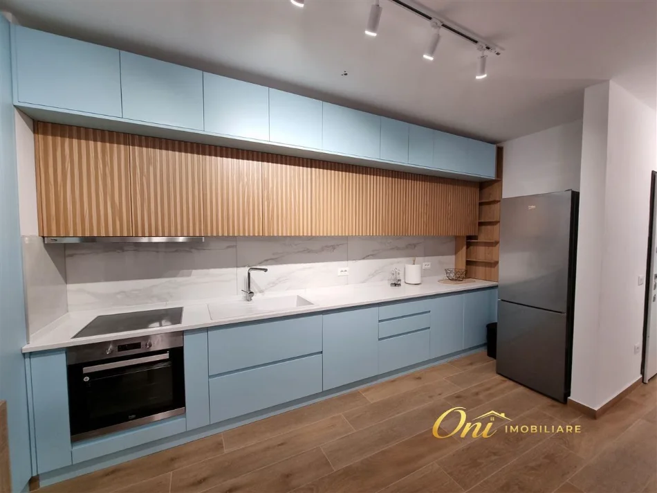 Tirane, jepet me qera apartament 2+1 Kati 8, 100 m² 750 € (KONGRESI I MANASTIRIT)