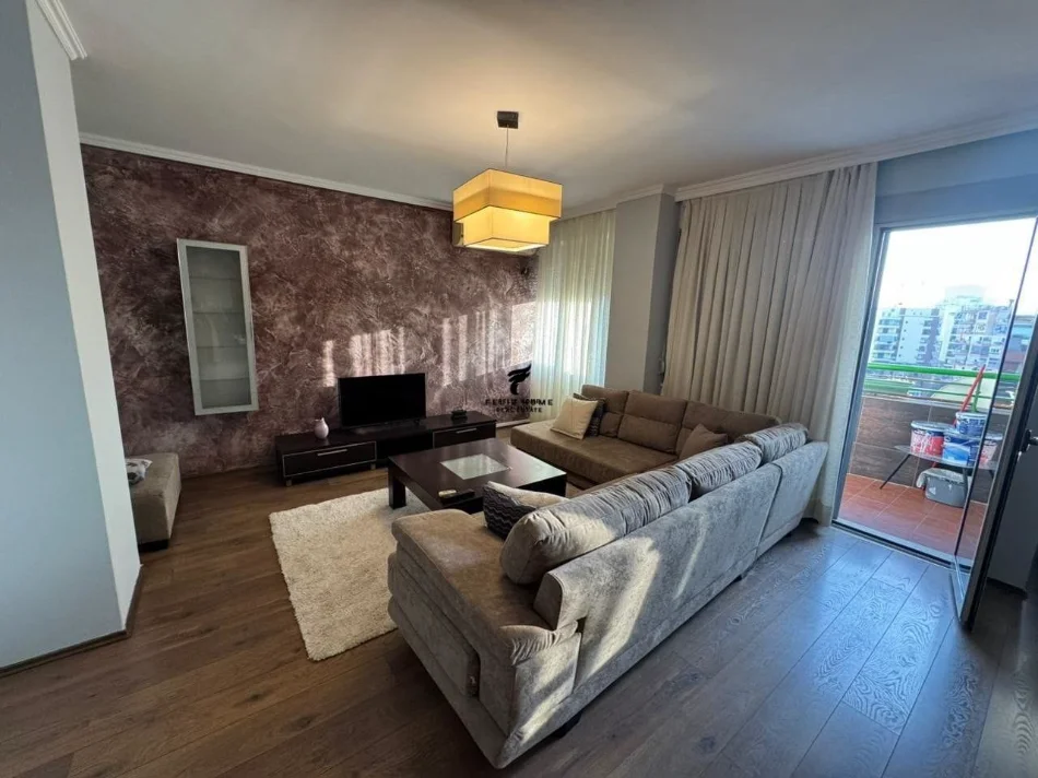 Tirane, jepet me qera apartament 2+1 Kati 8, 105 m² 750 € (SELVIA)