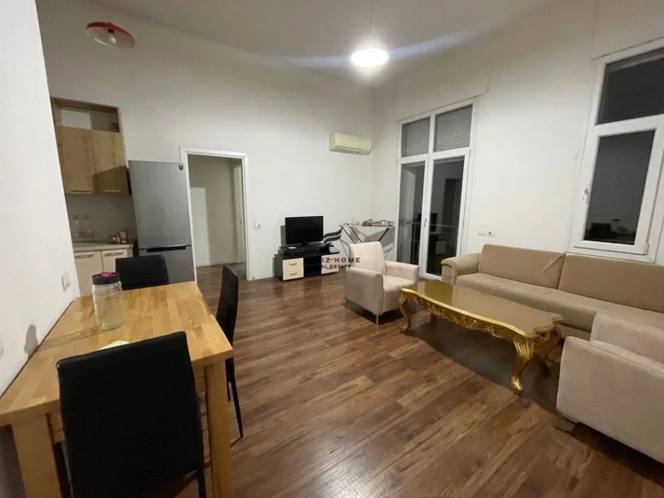 Tirane, jepet me qera apartament 2+1 Kati 8, 110 m² 800 € (ZOGU I ZI)