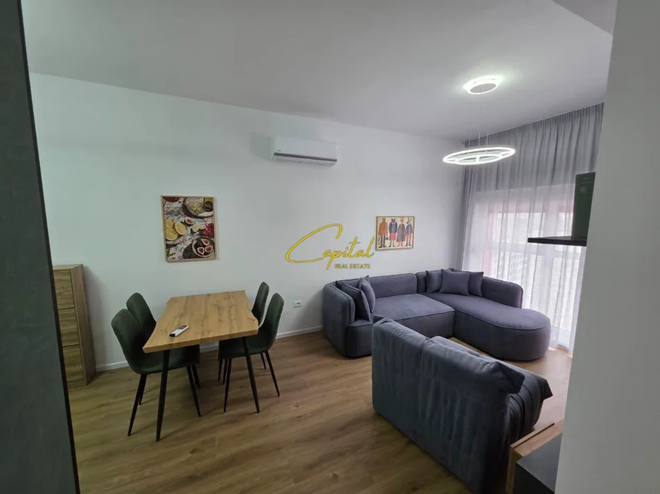 Tirane, jepet me qera apartament 2+1 Kati 8, 75 m² 520 € (ALI DEMI)