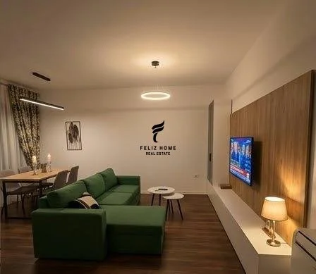 Tirane, jepet me qera apartament 2+1 Kati 8, 89 m² 750 € (BULEVARDI I RI)