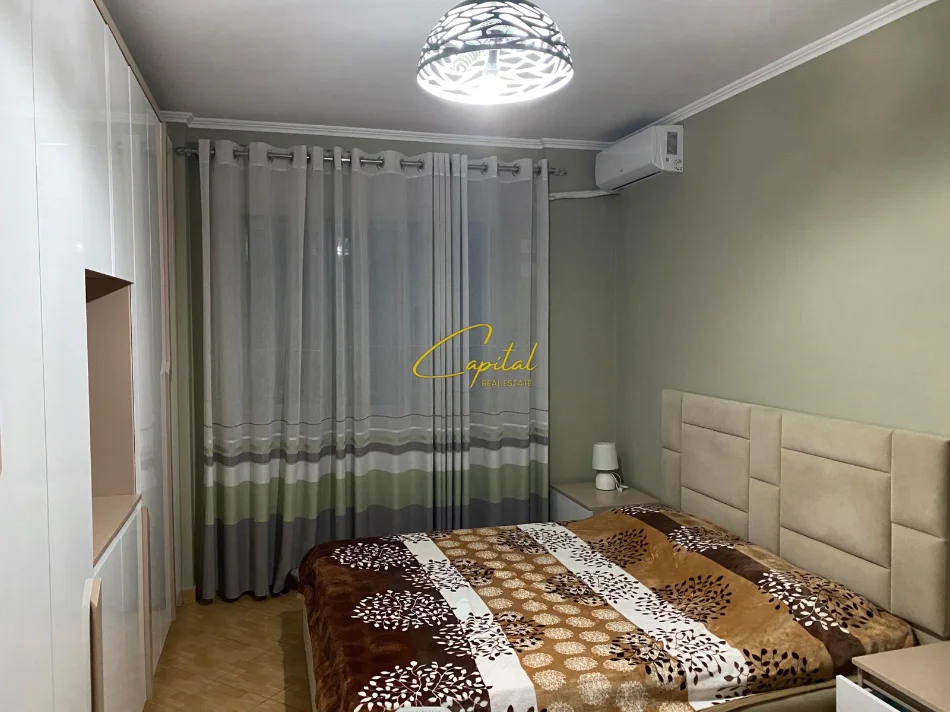 Tirane, jepet me qera apartament 2+1 Kati 8, 90 m² 650 € (PALLATI ME SHIGJETA)