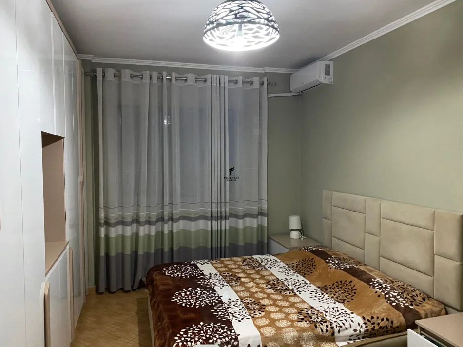Tirane, jepet me qera apartament 2+1 Kati 8, 91 m² 650 € (PALLATI ME SHIGJETA)