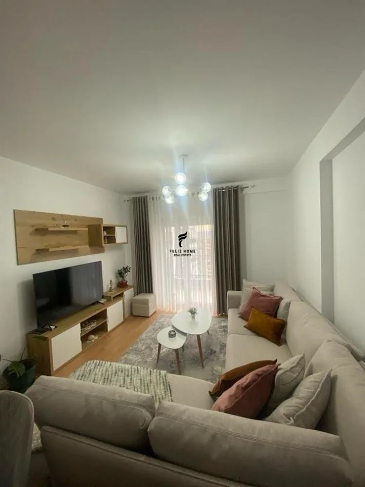Tirane, jepet me qera apartament 2+1 Kati 8, 99 m² 650 € (5 MAJI)