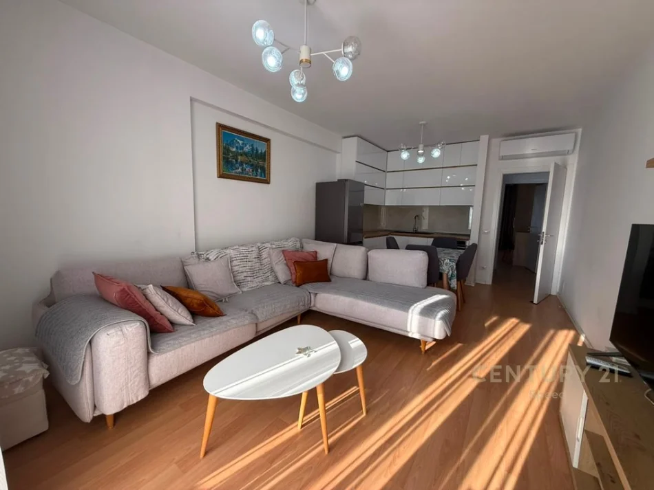 Tirane, jepet me qera apartament 2+1 Kati 9, 100 m² 650 € (5 Maji SPEED147316)