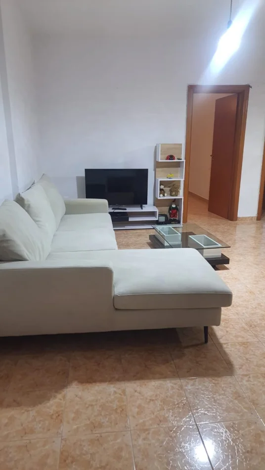 Tirane, jepet me qera apartament 2+1 Kati 9, 110 m² 550 € (Laprake)