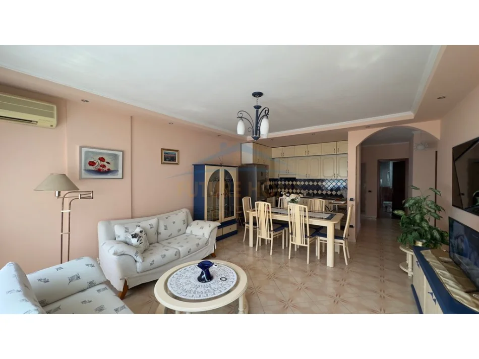 Tirane, jepet me qera apartament 2+1 Kati 9, 119 m² 800 € (Rruga e Elbasanit)