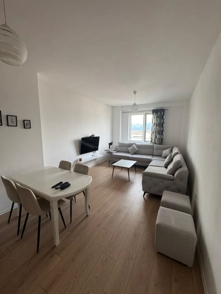 Tirane, jepet me qera apartament 2+1 Kati 9, 95 m² 500 € (YZBERISHT)