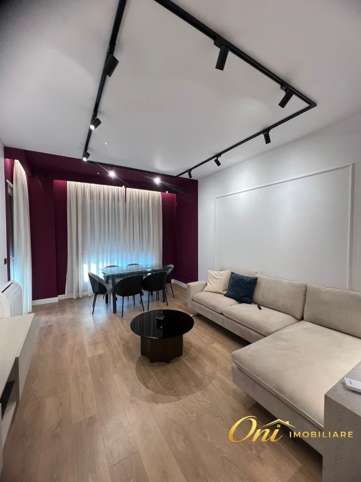 Tirane, jepet me qera apartament 2+1+POST PARKIMI  Kati 7, 90 m² 1.000 € (PERBALL ME UET)