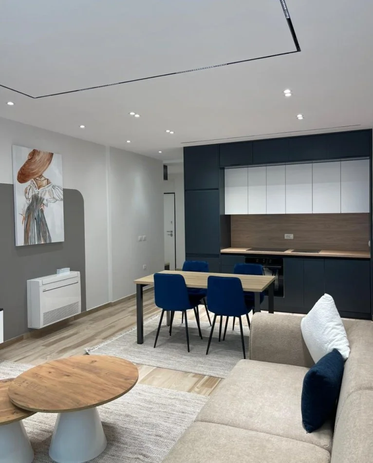 Tirane, jepet me qera apartament 2+1+Verande,  Kati 2, 120 m² 1050 € (Kompleksi Fz), pamje e plote nga Liqeni i Thate