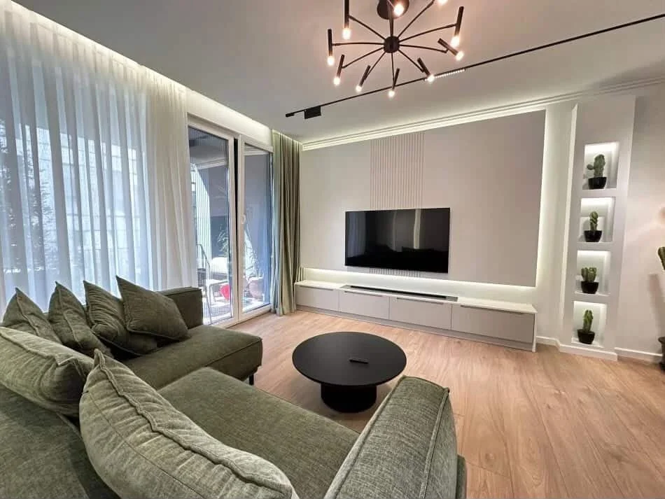 Tirane, jepet me qera apartament 3+1 , 120 m² 2.000 € (Liqeni i Thatë)