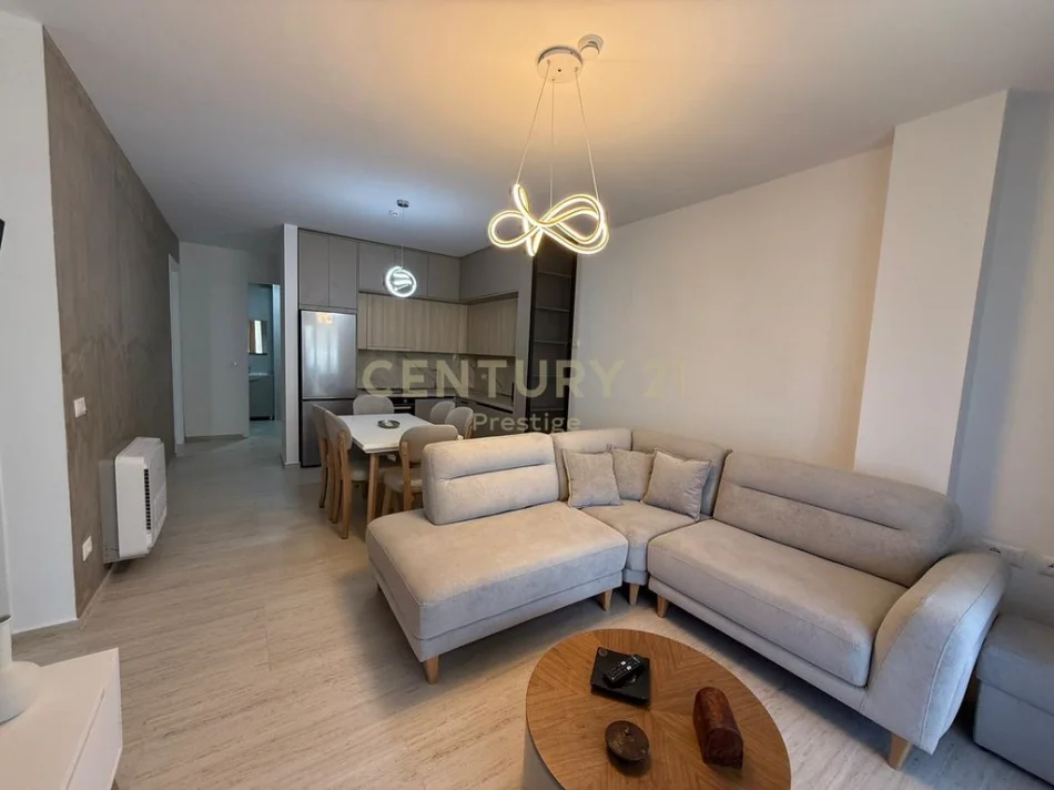 Tirane, jepet me qera apartament 3+1+Aneks+Ballkon Kati 2, 116 m² 1300 € (Liqeni i Thate)