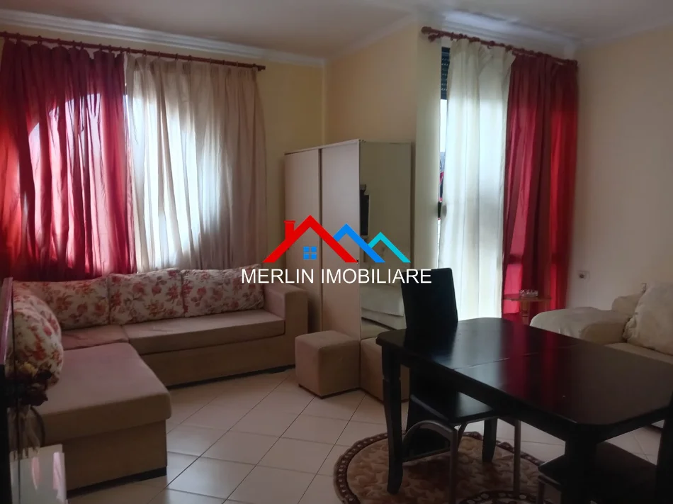 Tirane, jepet me qera apartament 3+1+Ballkon Kati 11, 112 m² 800 € (RRUGA E KAVAJES)