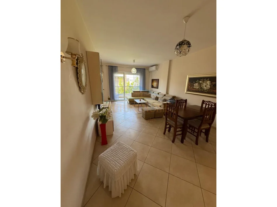 Tirane, jepet me qera apartament 3+1+Ballkon Kati 1, 113 m² 760 € (Ferit Xhajko)