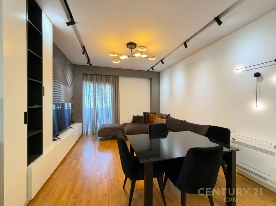 Tirane, jepet me qera apartament 3+1+Ballkon Kati 2, 103 m² 1.300 € (hipoteka fillim jordan misja)