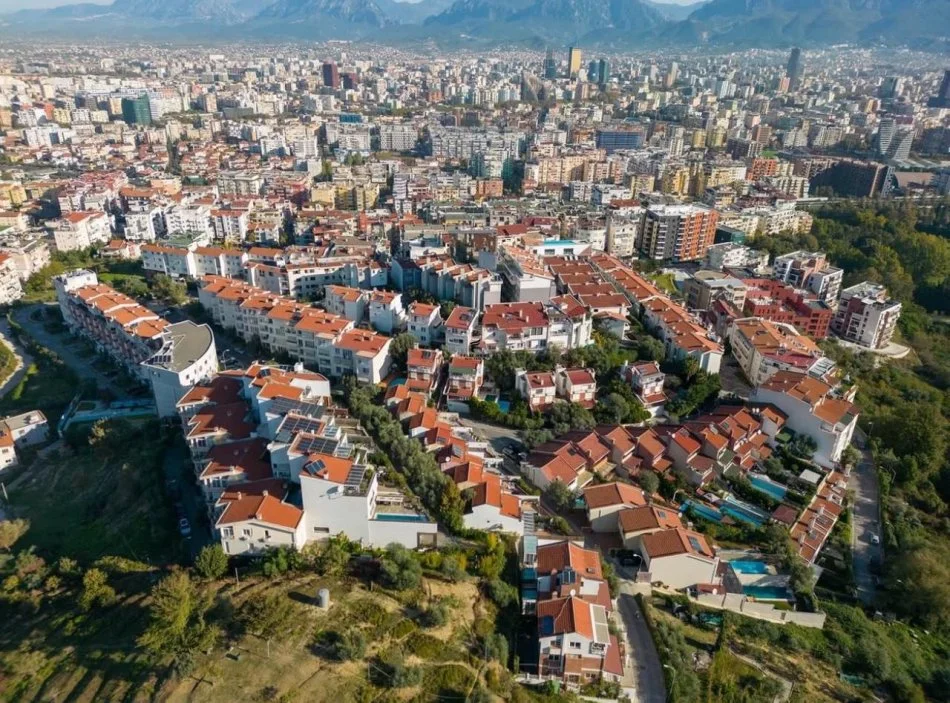 Tirane, jepet me qera apartament 3+1+Ballkon Kati 2, 130 m² 1.300 € (KODRA E DIELLIT)