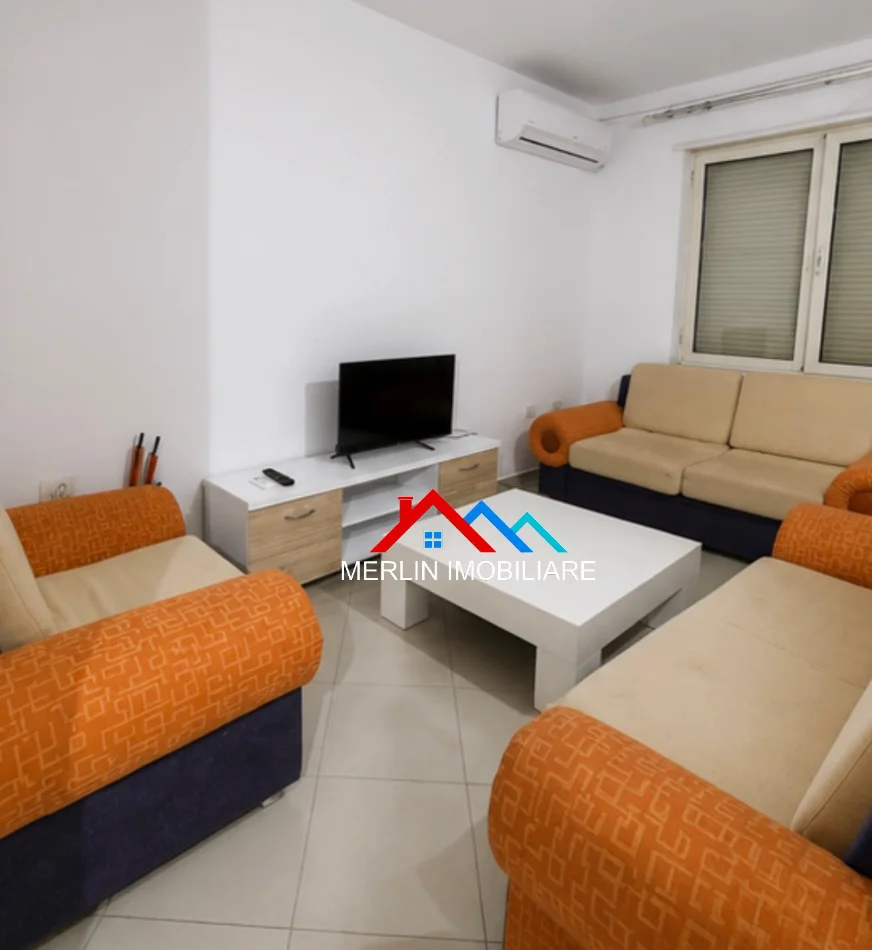 Tirane, jepet me qera apartament 3+1+Ballkon Kati 2, 130 m² 607 € QYTET STUDENTI (RRUGA ALI VISHA)