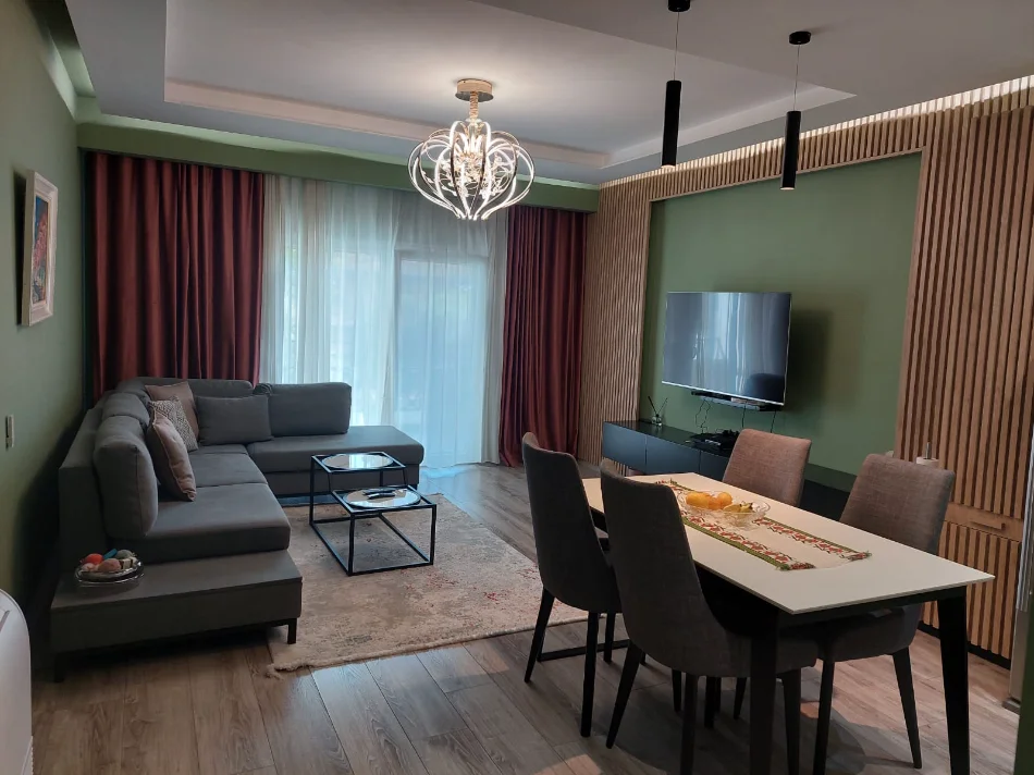 Tirane, jepet me qera apartament 3+1+Ballkon Kati 3, 1.000 € (RRUGA E DIBRES)