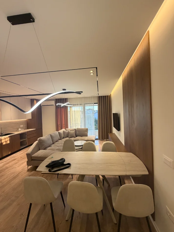 Tirane, jepet me qera apartament 3+1+Ballkon Kati 3, 127 m² 1.100 €