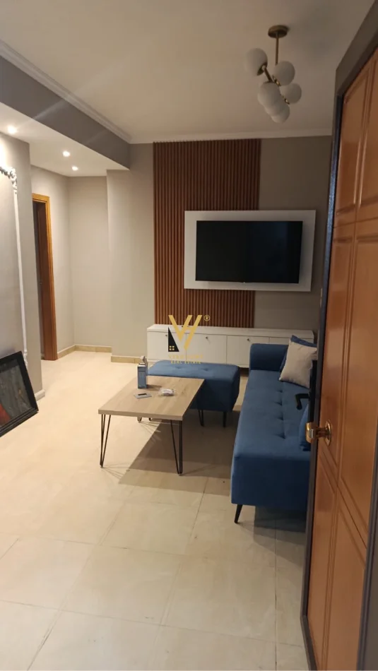 Tirane, jepet me qera apartament 3+1+Ballkon Kati 3, 150 m² 1.000 € (VILAT AMERIKANE)