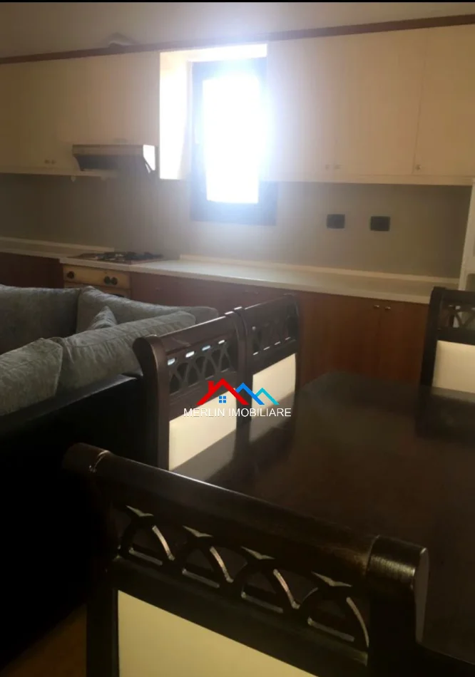 Tirane, jepet me qera apartament 3+1+Ballkon Kati 4, 120 m² 630 € (RRUGA E ELBASANIT)