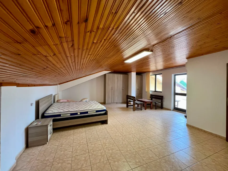 Tirane, jepet me qera apartament 3+1+Ballkon Kati 4, 130 m² 550 € (Rruga Tefta Tashko Koco)