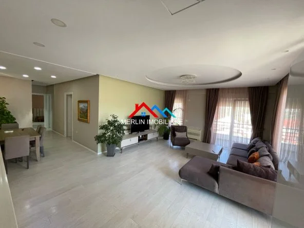 Tirane, jepet me qera apartament 3+1+Ballkon Kati 4, 182 m² 1.400 € (RRUGA HAMDI SINA,LIQENI I THATE)