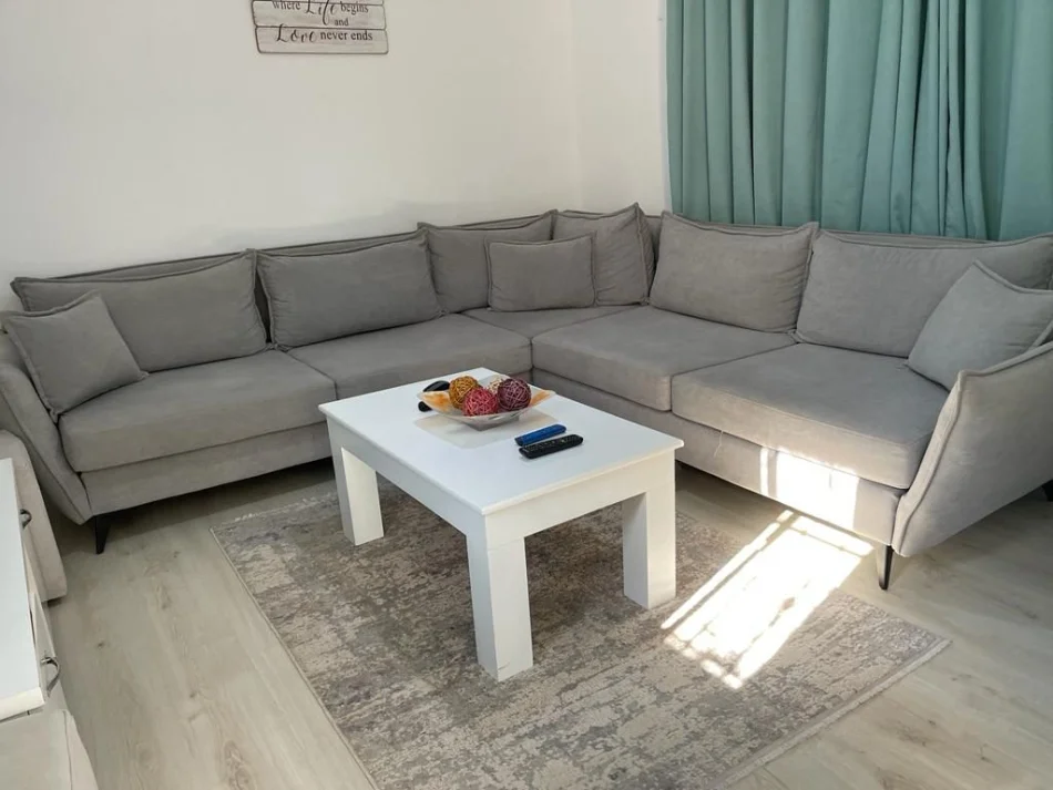 Tirane, jepet me qera apartament 3+1 Kati 1, 100 m² 600 € (Ali Demi)