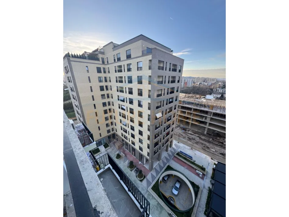 Tirane, jepet me qera apartament 3+1 Kati 1, 143 m² 1.000 € (Ish Fusha Aviacionit)