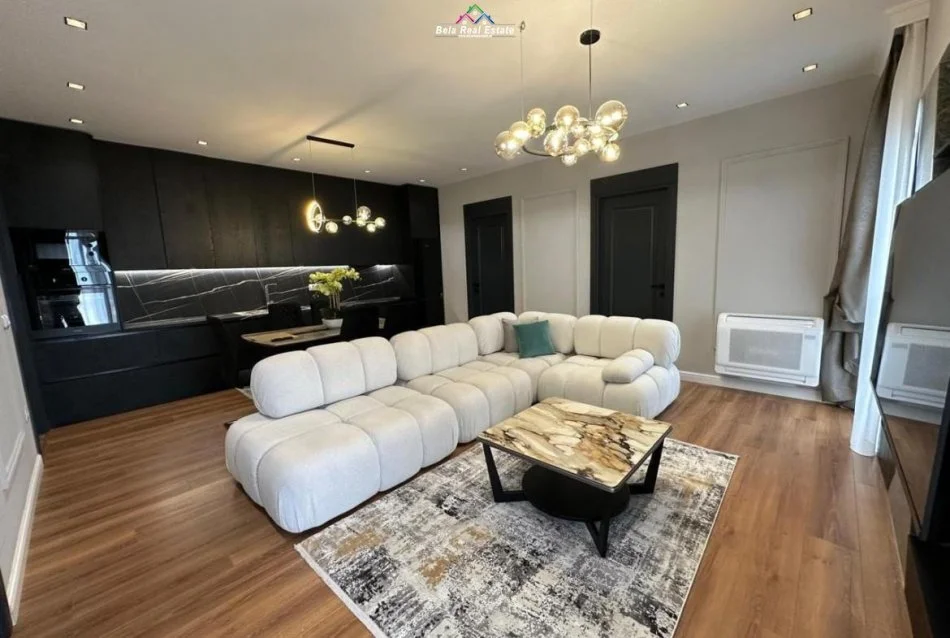 Tirane, jepet me qera apartament 3+1 Kati 14, 140 m² 2.800 € (Rruga e KAvajes)