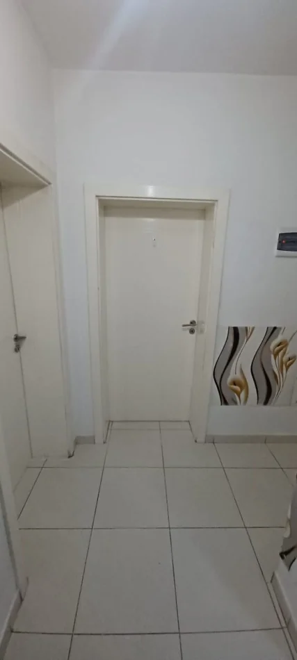 Tirane, jepet me qera apartament 3+1 Kati 2, 100 m² 350 € (3 + 1)