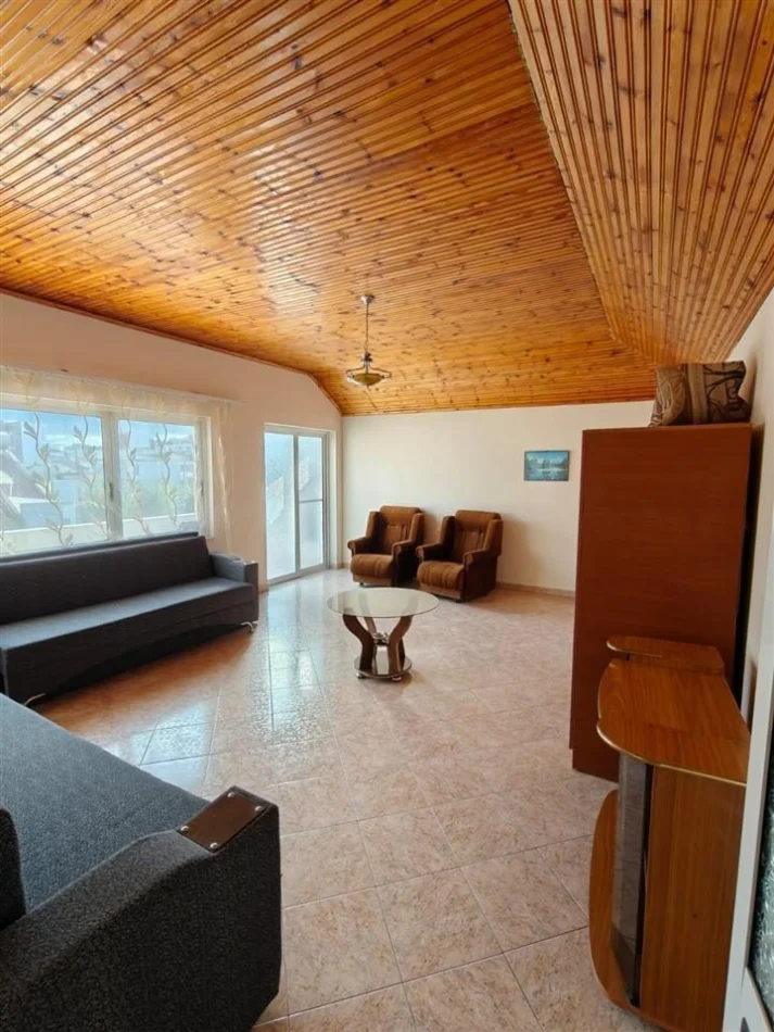 Tirane, jepet me qera apartament 3+1 Kati 2, 120 m² 700 € (Prane Spitalit QSUT)
