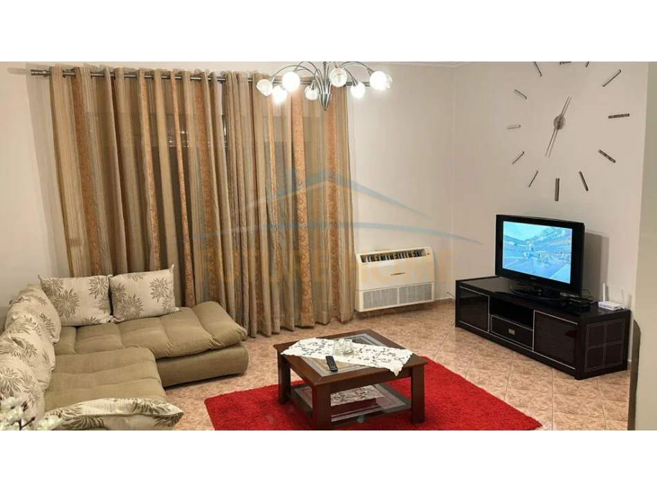 Tirane, jepet me qera apartament 3+1 Kati 2, 120 m² 800 € (SHKOLLA E BALETIT)