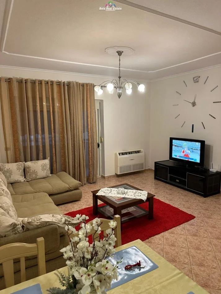 Tirane, jepet me qera apartament 3+1 Kati 2, 120 m² 830 € (shkolla e baletit)