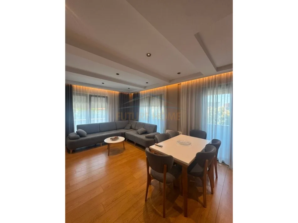 Tirane, jepet me qera apartament 3+1 Kati 2, 122 m² (Rruga Sadik Petrela)