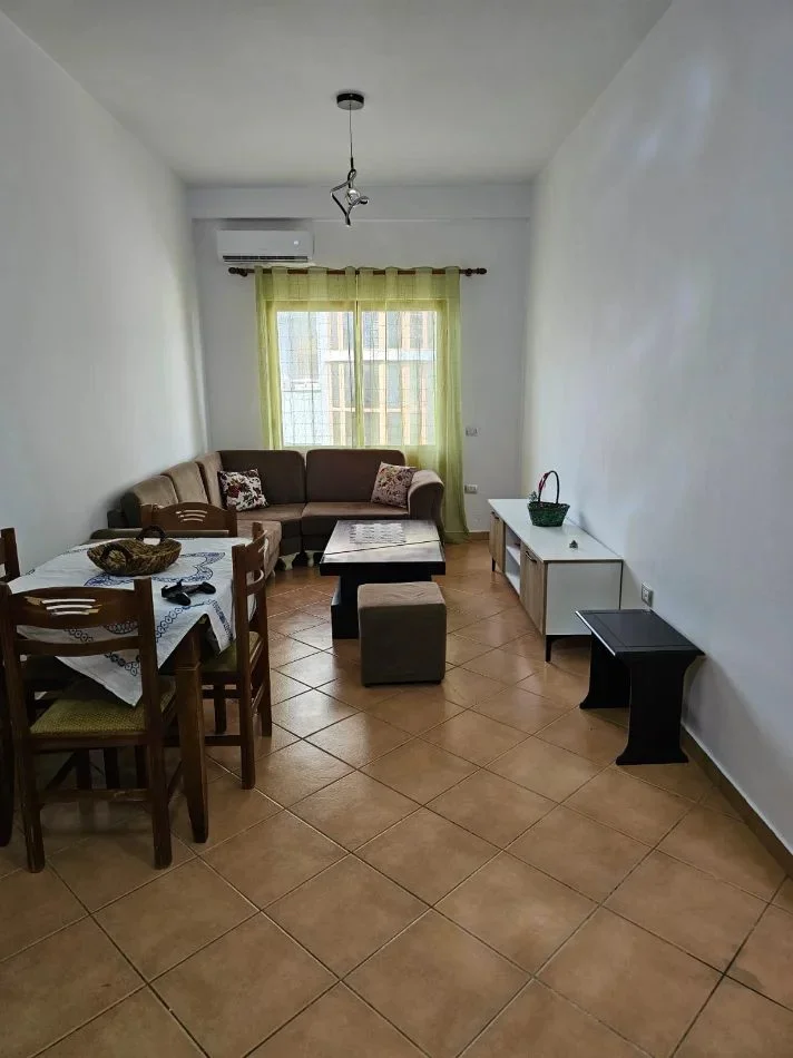Tirane, jepet me qera apartament 3+1 Kati 2, 93 m² 550 € (Selite)