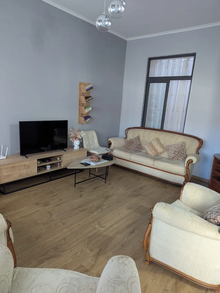 Tirane, jepet me qera apartament 3+1 Kati 3, 150 m² 1.500 € (RRUGA E DIBRES)