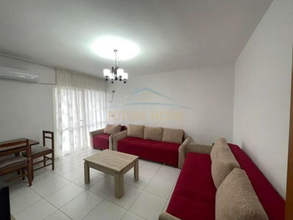 Tirane, jepet me qera apartament 3+1 Kati 3, 90 m² 600 € (RRUGA BARDHYL)