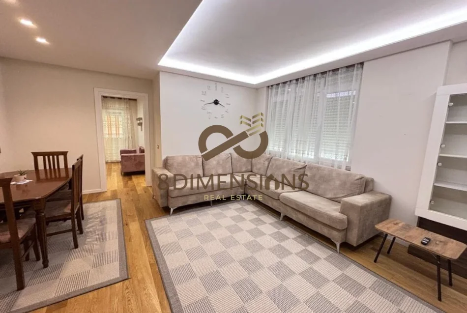 Tirane, jepet me qera apartament 3+1 Kati 4, 100 m² 850 € (Shkolla e kuqe)