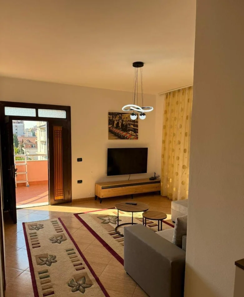 Tirane, jepet me qera apartament 3+1 Kati 4, 134 m² 600 € (Rruga Siri Kodra)