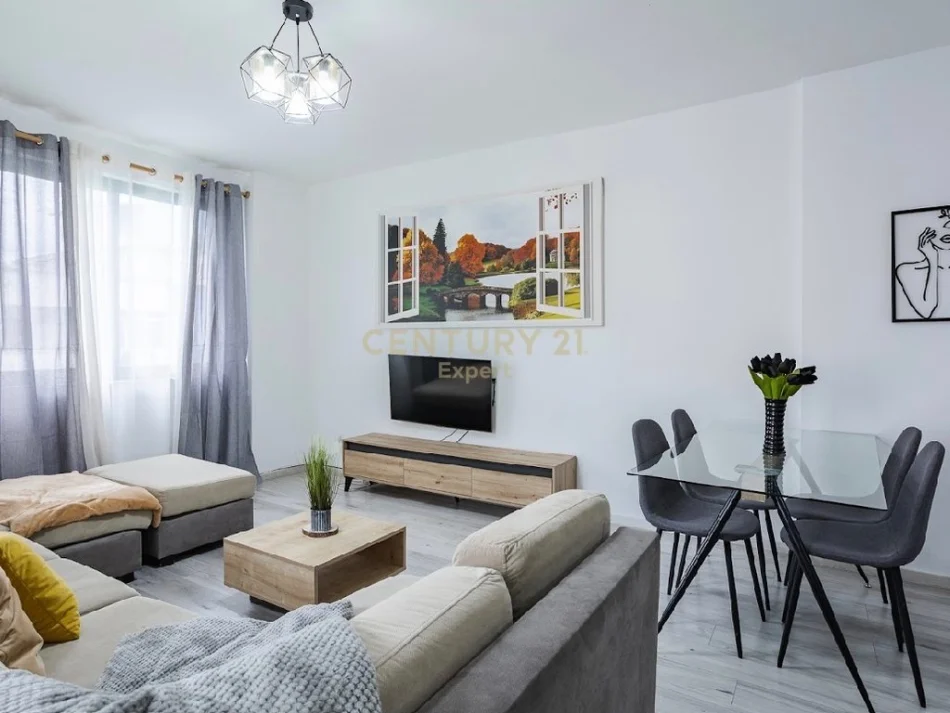 Tirane, jepet me qera apartament 3+1 Kati 4, 143 m² 1.200 € (Blloku expert146851)