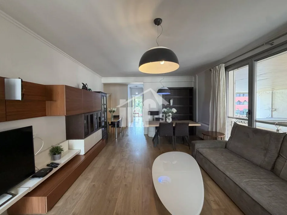 Tirane, jepet me qera apartament 3+1 Kati 4, 145 m² 1.700 € (REZIDENCA NOBIS, RRUGA “SAMI FRASHËRI”)